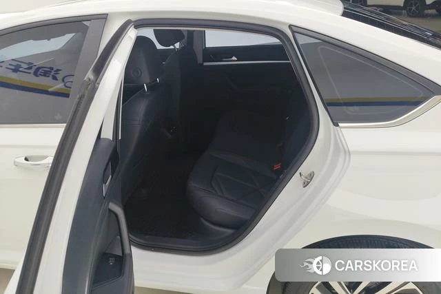 Volkswagen Lavida 2025 Белый из Китая, фото 2