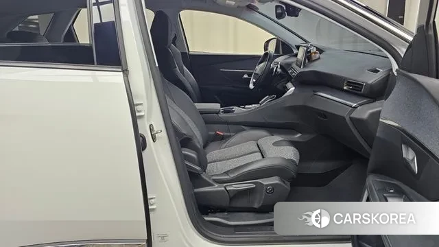 Peugeot 3008 second generation 2019 Белый из Кореи, фото 2