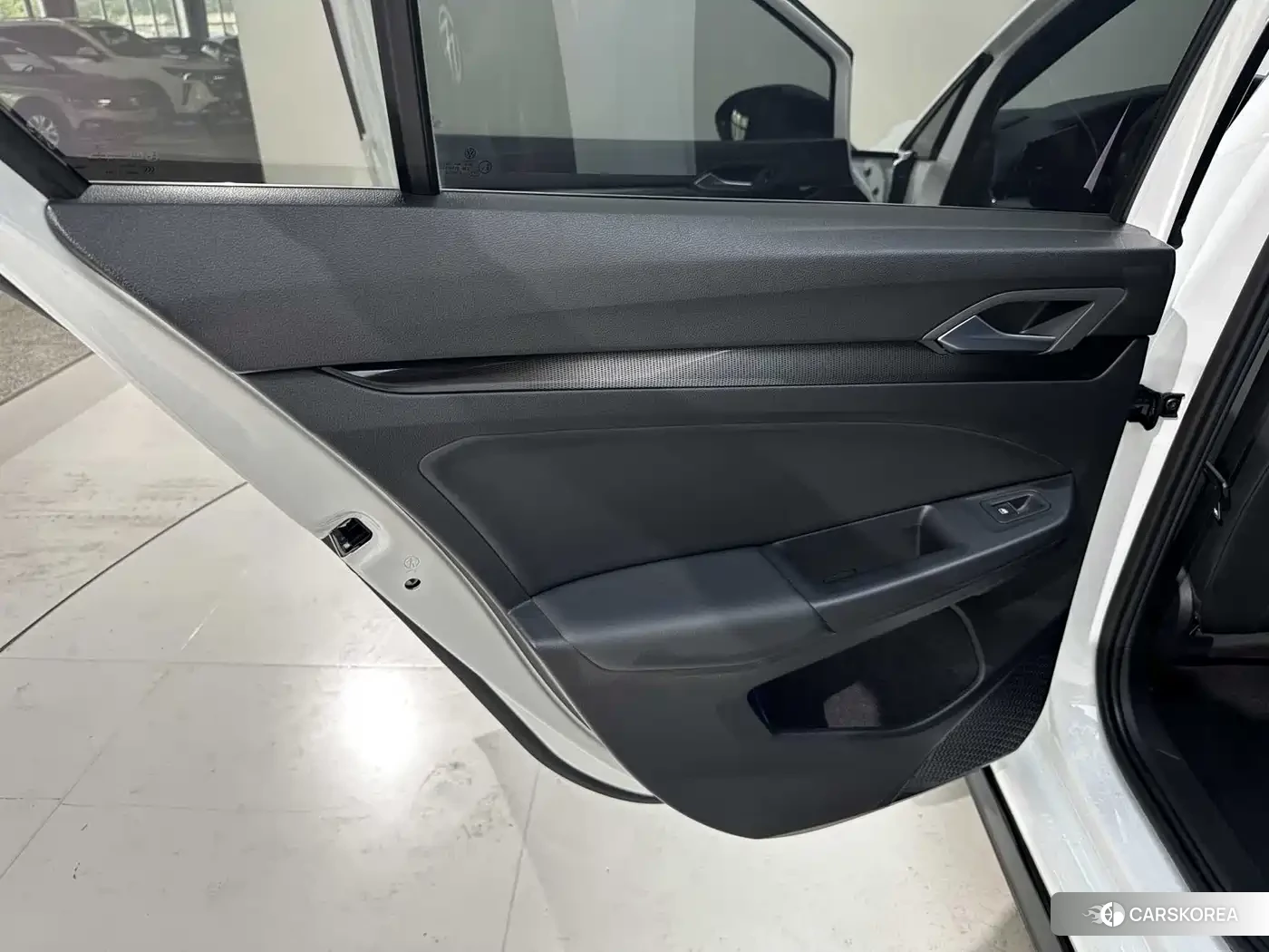 Volkswagen Golf 2022 Белый из Китая, фото 3