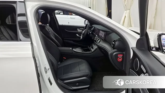 Mercedes-Benz E-Class W213 2023 Белый из Кореи, фото 2