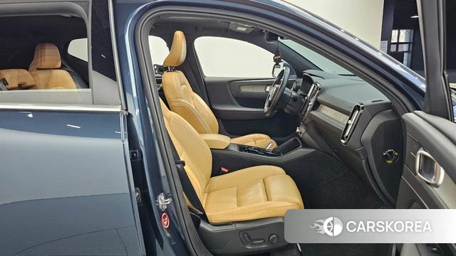 Volvo XC40 2019 Небесно-голубой из Кореи, фото 2