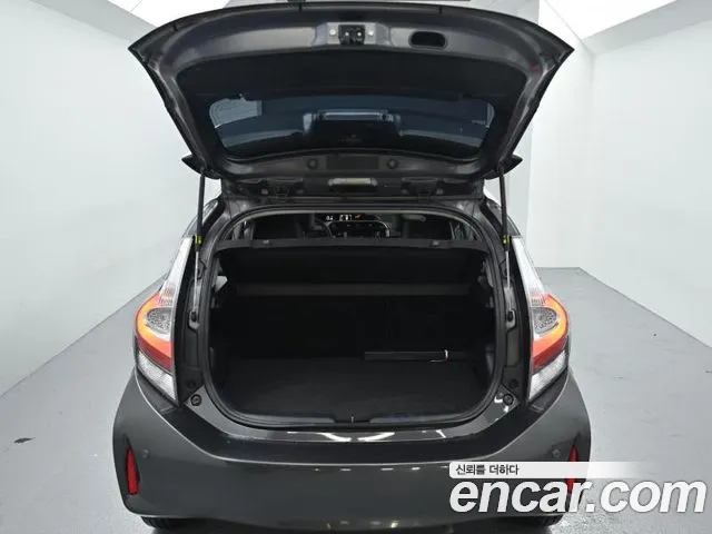 Toyota Prius C id 2657286 из Кореи 2