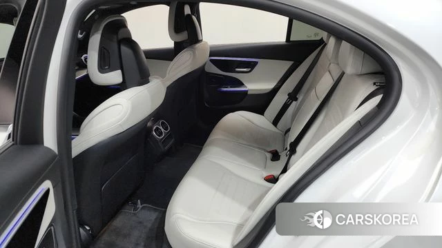 Mercedes-Benz C-Class W206 2023 Белый из Кореи, фото 2