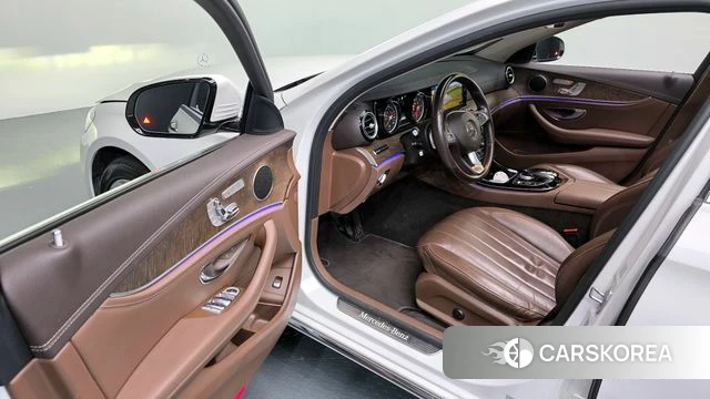 Mercedes-Benz E-Class W213 2018 Белый из Кореи, фото 2