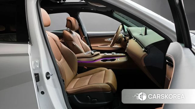 Genesis GV70 2023 Белый из Кореи, фото 2