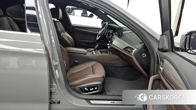 BMW 5 Series (G30) 2021 Серый из Кореи, фото 2