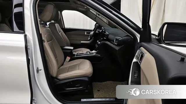 Ford Explorer 6th Generation 2021 Белый из Кореи, фото 2