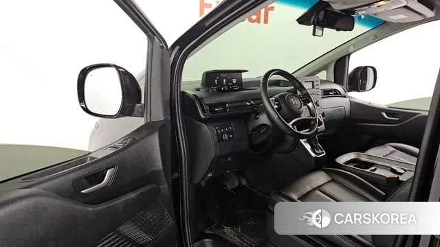 Hyundai Staria 2023 Черный из Кореи, фото 2