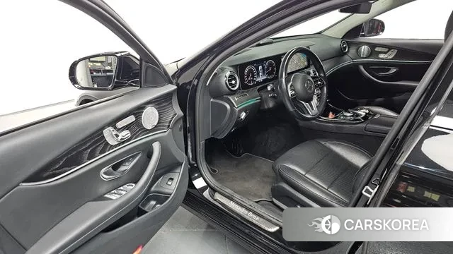 Mercedes-Benz E-Class W213 2020 Черный из Кореи, фото 2