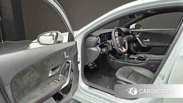 Mercedes-Benz A-Class W177 2021 Белый из Кореи, фото 2