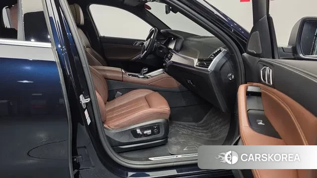 BMW X6 (G06) 2023 Черный из Кореи, фото 2