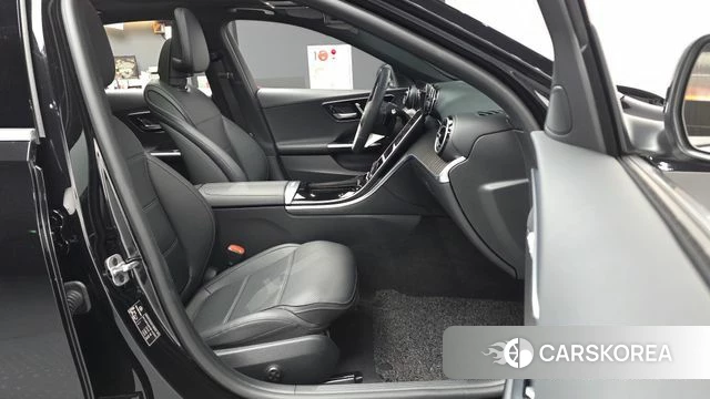 Mercedes-Benz C-Class W206 2024 Черный из Кореи, фото 2