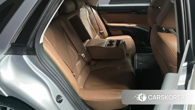 Hyundai Grandeur Hybrid (GN7) 2023 Серебряный из Кореи, фото 2