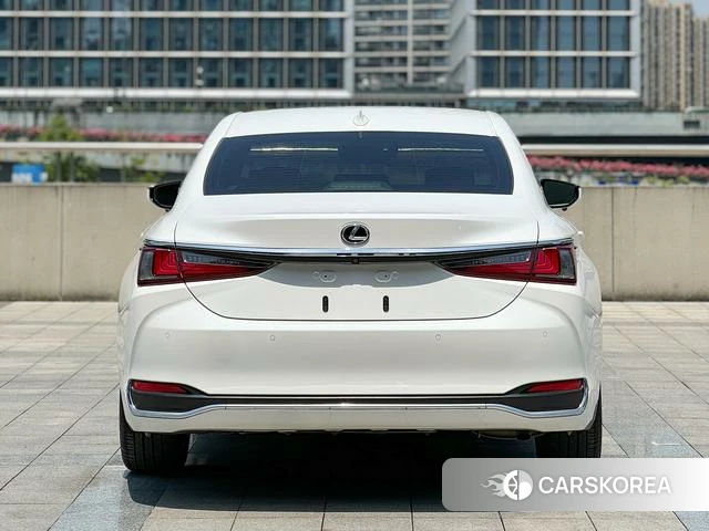 Lexus ES 2022 Белый из Китая, фото 2