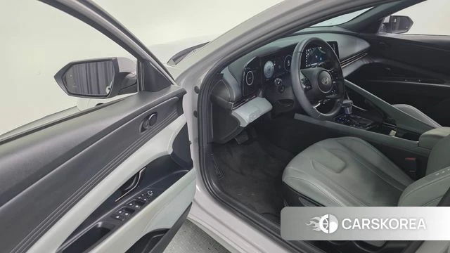 Hyundai The New Avante (CN7) 2023 Серебристо-серый из Кореи, фото 2