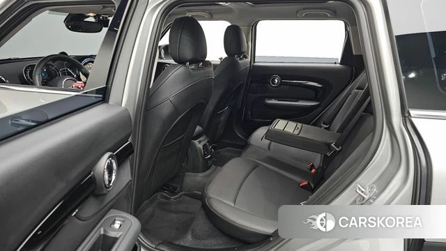 Mini Cooper Clubman 2024 Серебристо-серый из Кореи, фото 2