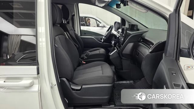 Hyundai Staria 2025 Белый из Кореи, фото 2