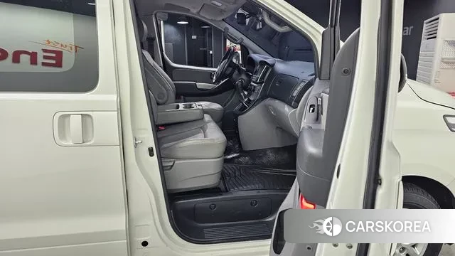 Hyundai The New Grand Starex 2021 Белый из Кореи, фото 2