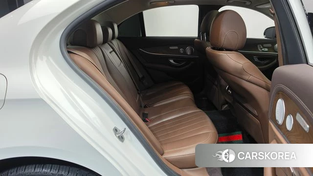 Mercedes-Benz E-Class W213 2020 Белый из Кореи, фото 2