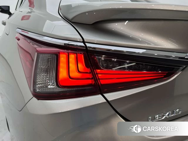 Lexus ES 2021 Шампань из Китая, фото 2