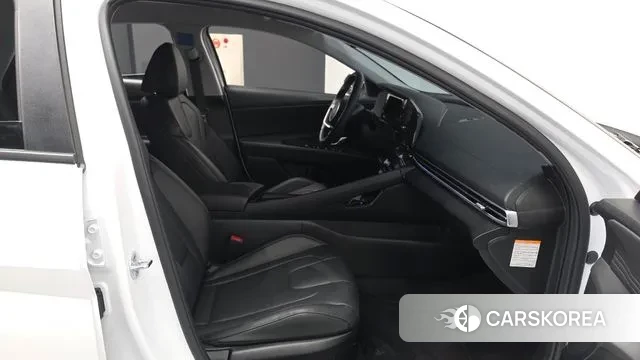 Hyundai The New Avante Hybrid (CN7) 2025 Белый из Кореи, фото 2