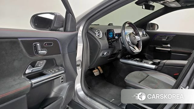 Mercedes-Benz GLA - Class H247 2020 Серый из Кореи, фото 2