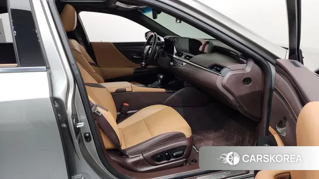 Lexus ES300h 7th generation 2021 Песочный из Кореи, фото 2