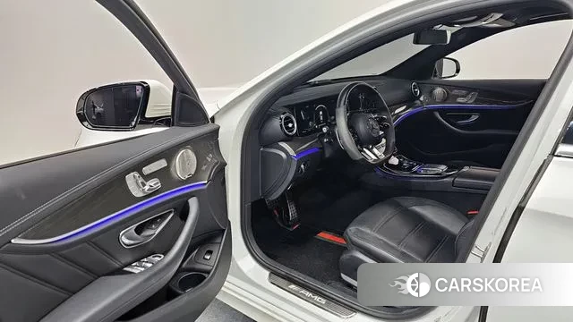 Mercedes-Benz E-Class W213 2022 Белый из Кореи, фото 2