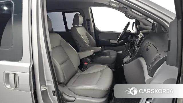 Hyundai The New Grand Starex 2018 Серебристо-серый из Кореи, фото 2