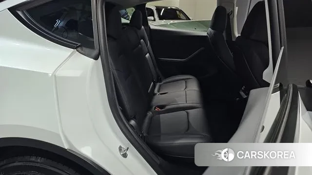 Tesla Model Y 2023 Белый из Кореи, фото 2