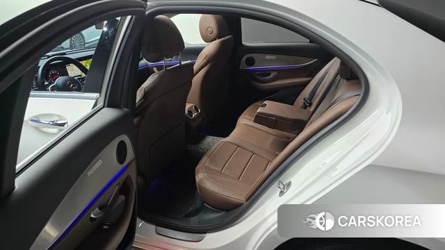 Mercedes-Benz E-Class W213 2019 Белый из Кореи, фото 2