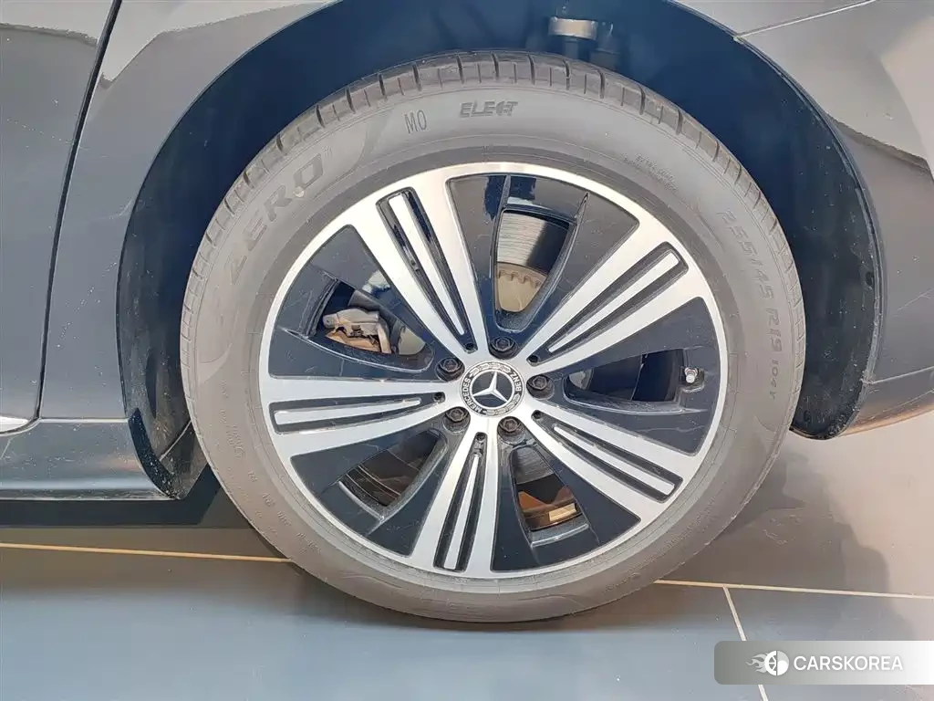 Mercedes-Benz EQE 2025 Черный из Китая, фото 2