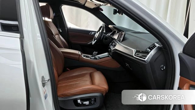 BMW X6 (G06) 2022 Белый из Кореи, фото 2