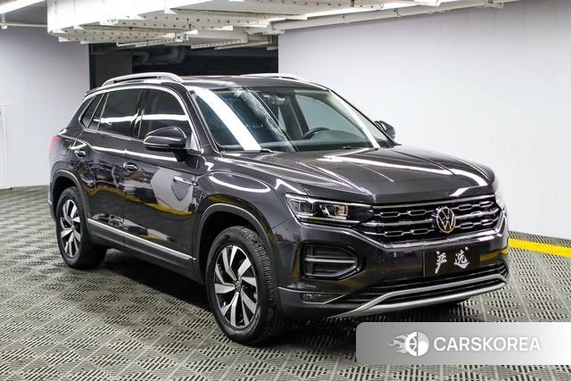 Volkswagen Tanyue 2022 Темно-серый из Китая, фото 2