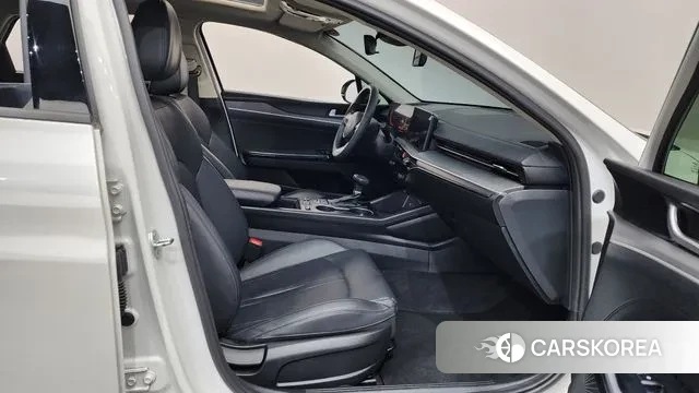 Kia The New K5 3rd generation 2024 Белый из Кореи, фото 2