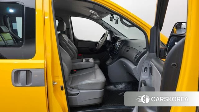 Hyundai The New Grand Starex 2018 Желтый из Кореи, фото 2