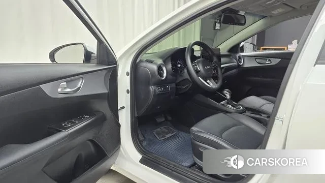 Kia The New K3 2nd generation 2021 Белый из Кореи, фото 2