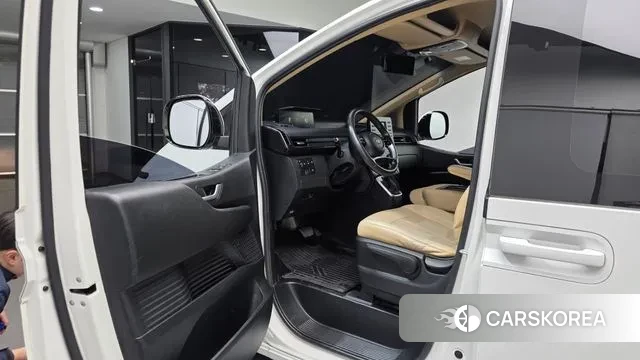 Hyundai Staria 2022 Белый из Кореи, фото 2