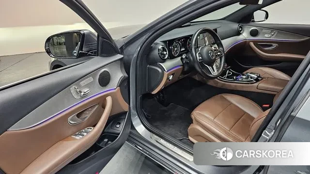 Mercedes-Benz E-Class W213 2019 Серый из Кореи, фото 2