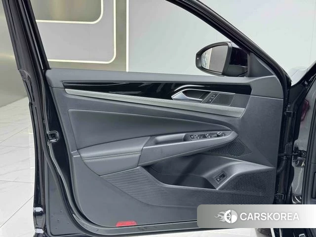 Volkswagen Passat 2025 Черный из Китая, фото 2