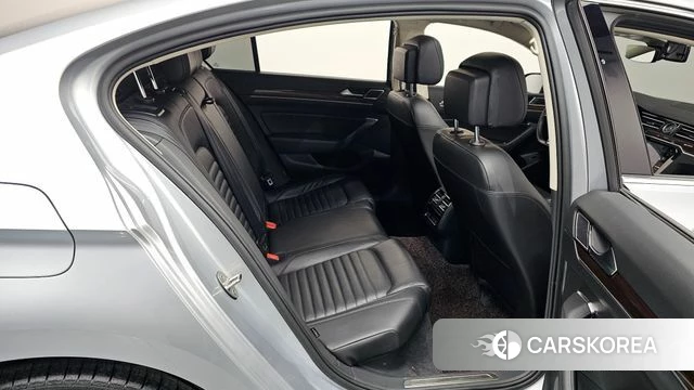 Volkswagen Passat GT (B8) 2018 Серебряный из Кореи, фото 2