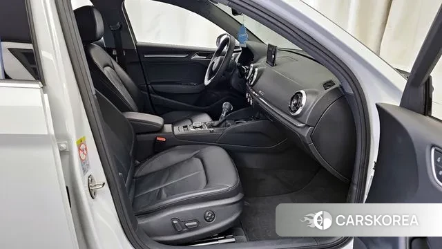 Audi New A3 2019 Белый из Кореи, фото 2