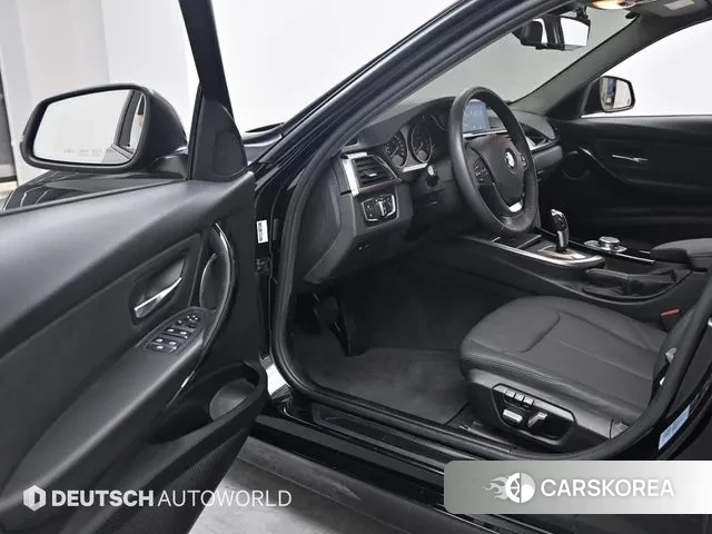 BMW 3 Series (F30) 2018 Черный из Кореи, фото 2