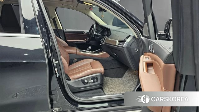BMW X5 (G05) 2023 Черный из Кореи, фото 2