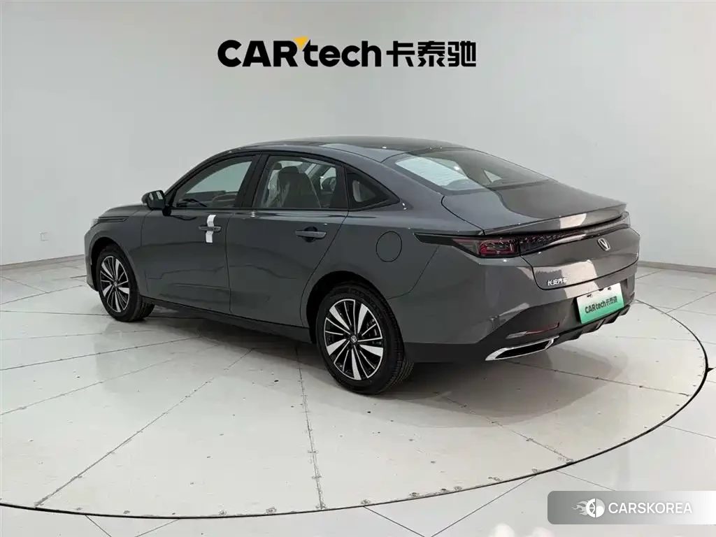 Chang'an Yidong PHEV 2026 Silver/gray из Китая, фото 3