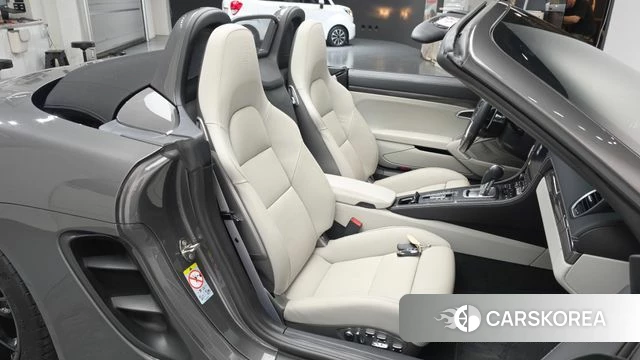 Porsche 718 Boxster 2022 Серый из Кореи, фото 2