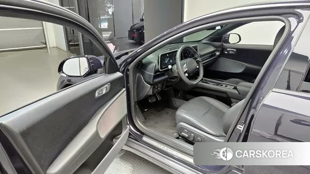 Hyundai Ionic 6 2022 Черный двухцветный из Кореи, фото 2