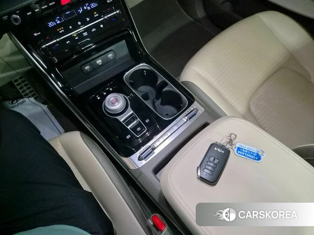 Kia Carnival 4th generation 2023 Белый из Кореи, фото 2