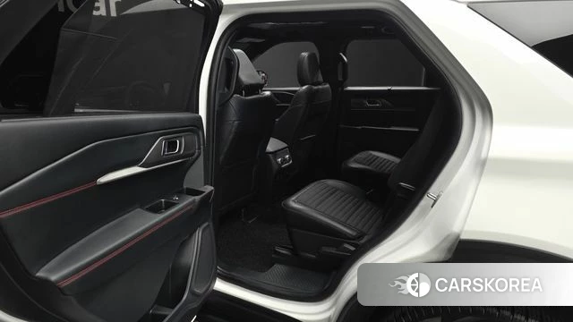 Ford Explorer 6th Generation 2025 Белый из Кореи, фото 2