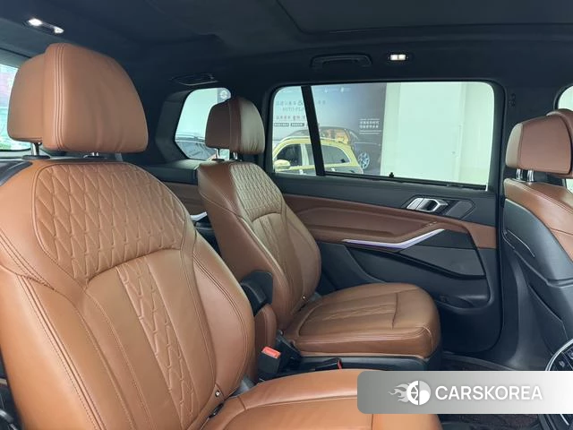 BMW X7 2021 Черный из Китая, фото 2